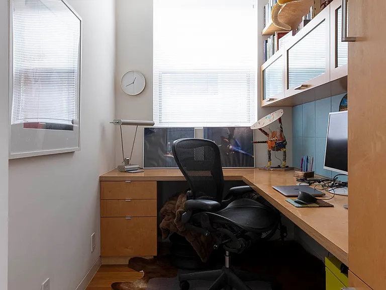 546 Broadway St — Photo 22