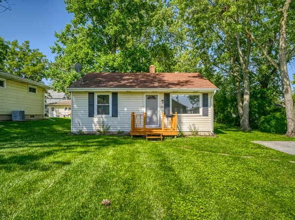 521 Sheridan St, Crown Point, IN 46307