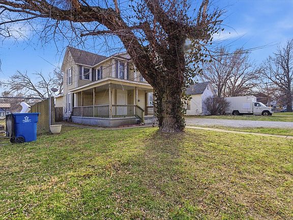 3rd image of 1026 W Division Street