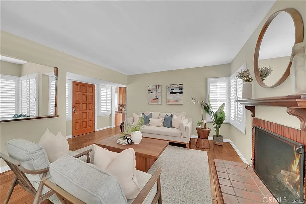 3 bed, 1870 sqft, $4,995 — Photo 3