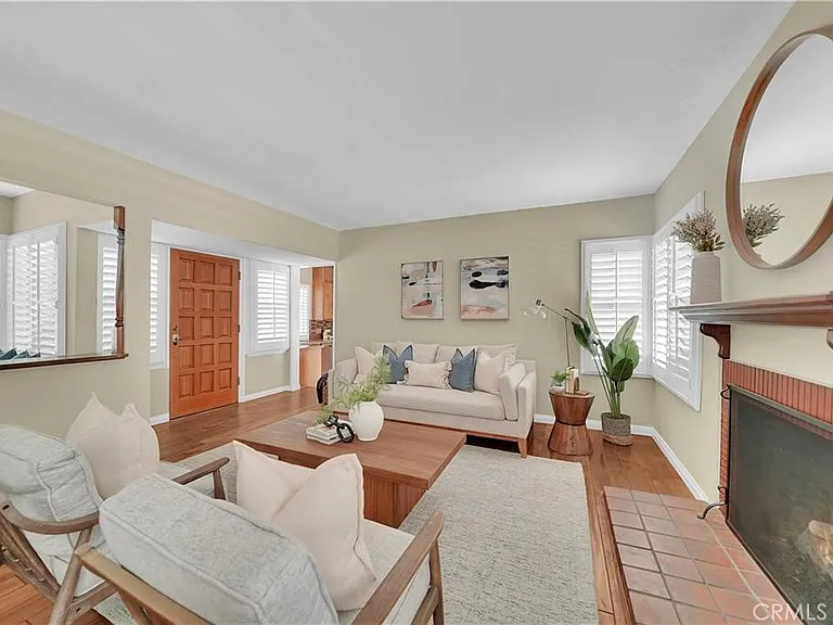 714 Oceanview Dr — Photo 3