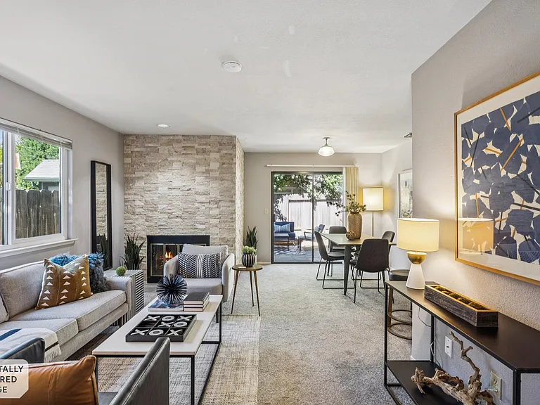 Gloria Dr — Photo 2