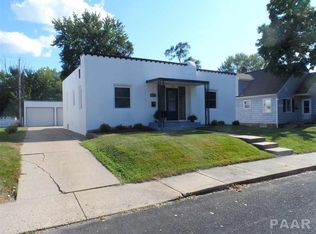 1424 W Circle Rd, Peoria, IL 61604