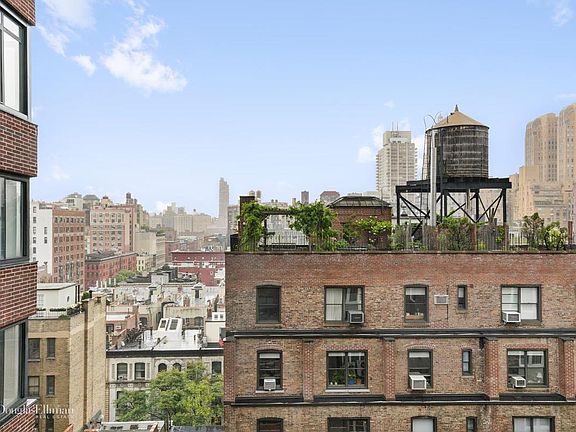 4th image of 45 W 67th St APT 12C