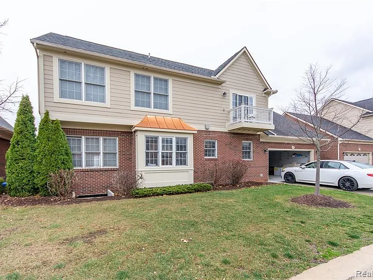1265 Old Colony Ln — Photo 2