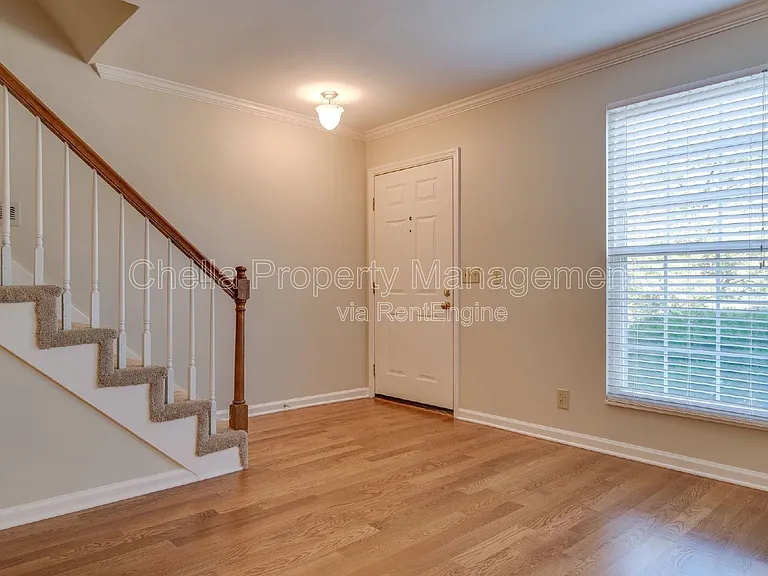 2615 Habersham Ave — Photo 6