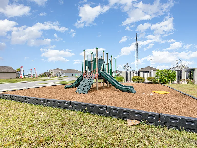 2352 Carrick St NW — Photo 44