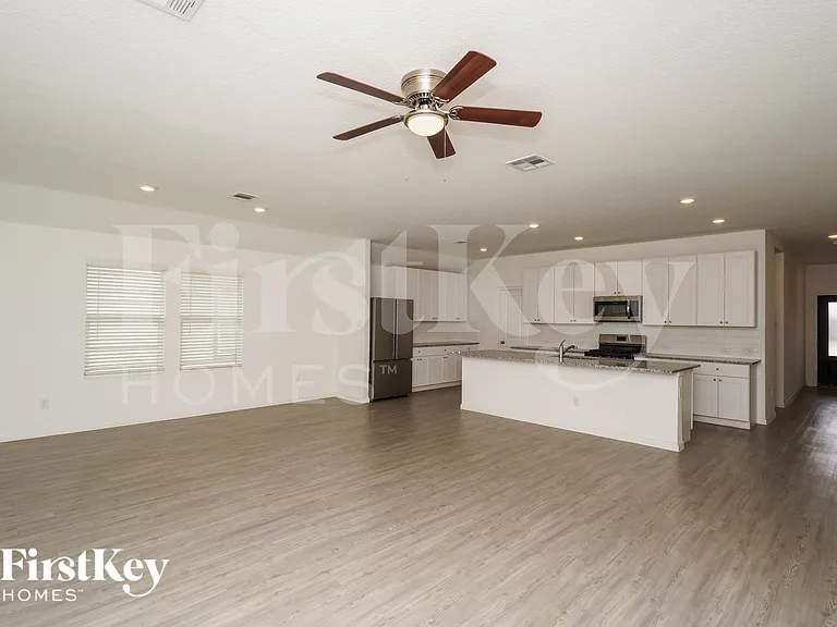 1260 Treehouse Ln — Photo 5