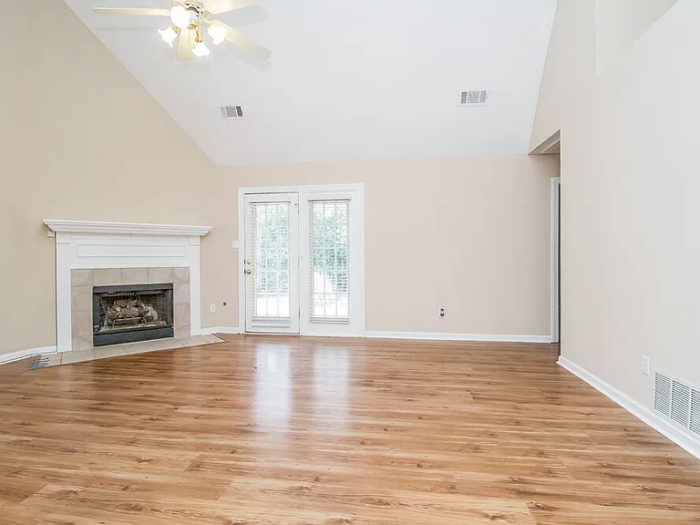 9441 Club Walk Ct — Photo 4