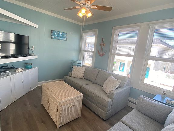 4th image of 326 E Juniper Ave #Top