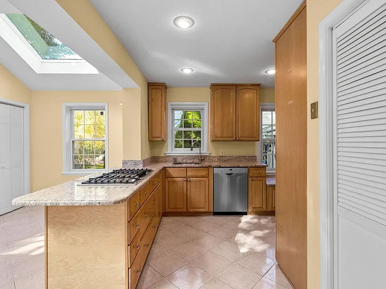 4116 Warner St — Photo 11