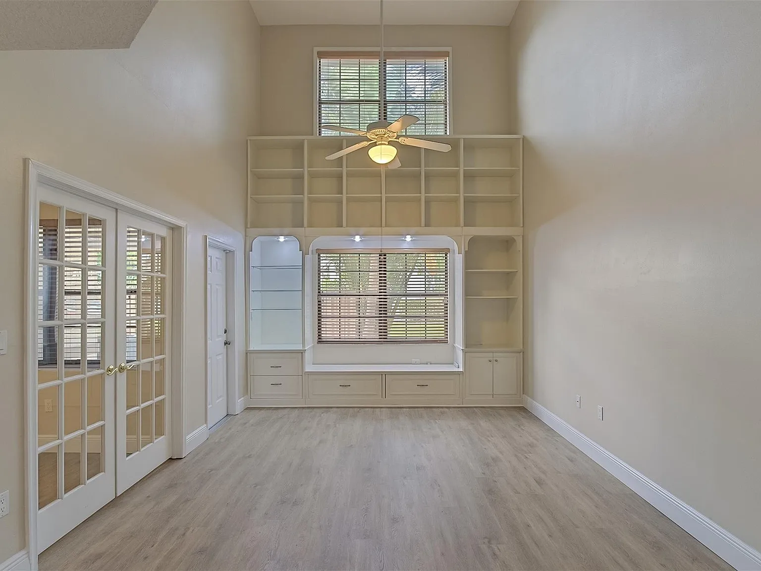 2 bed, 2.0 bath, 1460 sqft, $3,200 — Photo 1