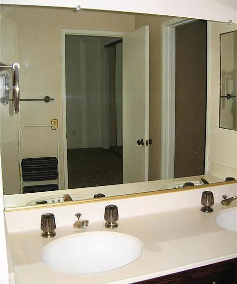523 N Park Springs Ct — Photo 8