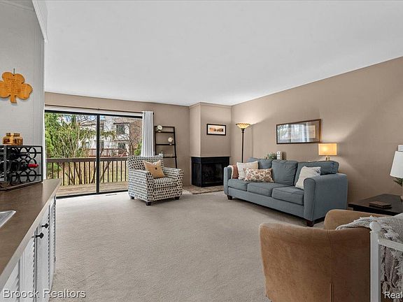 4th image of 356 Willow Grove Ln