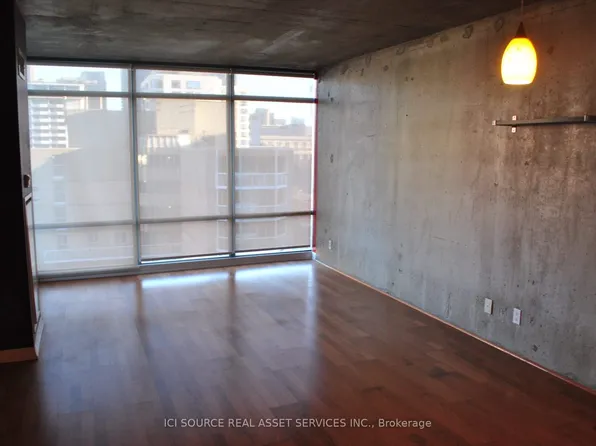 22 Wellesley St E #902, Toronto, ON M4Y 1G3