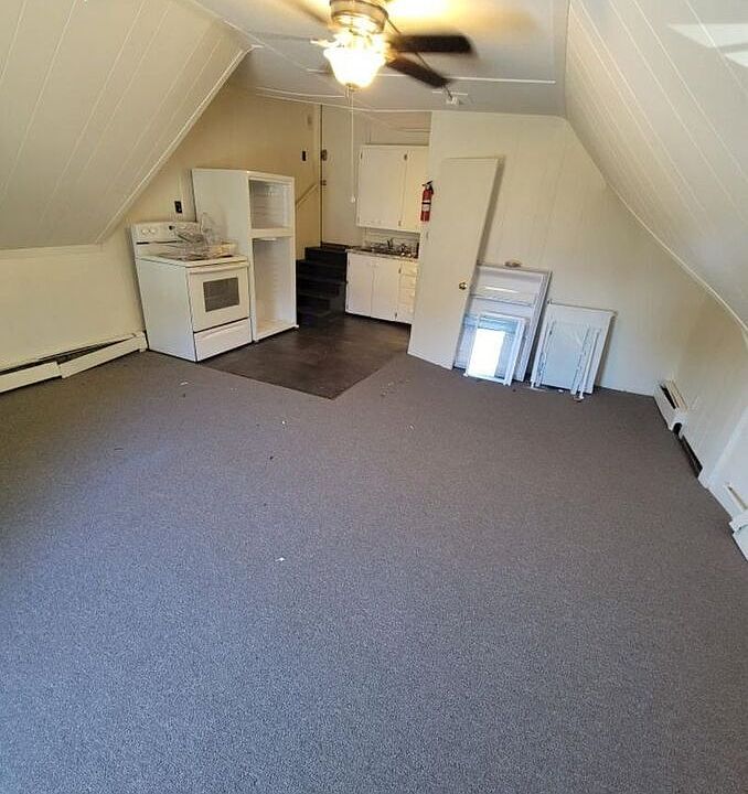 2nd image of 517 Maple St #1