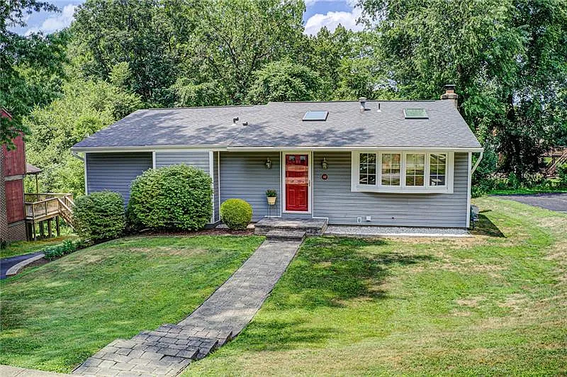142 Penn Lear Dr photo 1