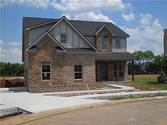 2nd image of 3020 Palomar Dr
