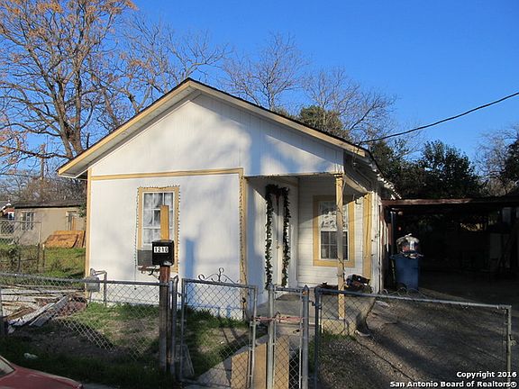 2nd image of 1208 N Calaveras St