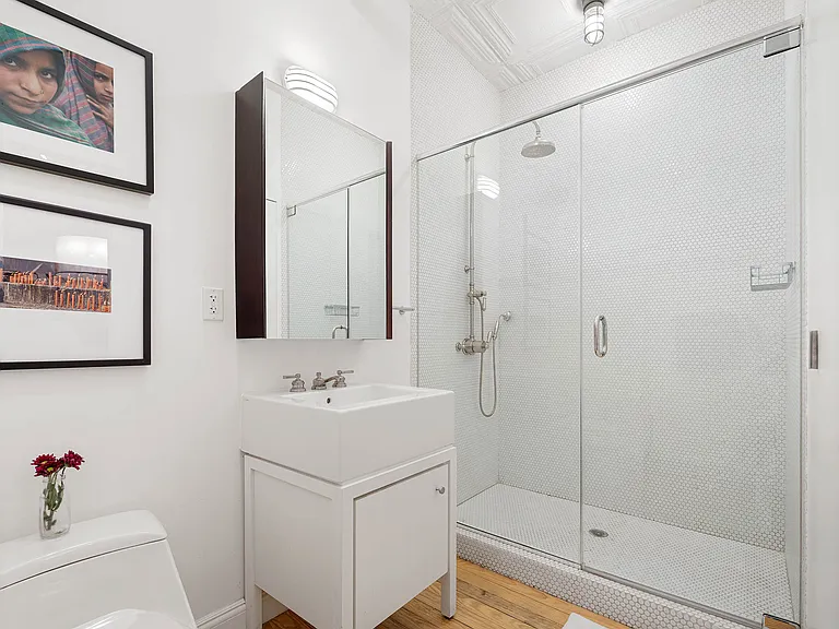 542 Broadway #2R — Photo 8