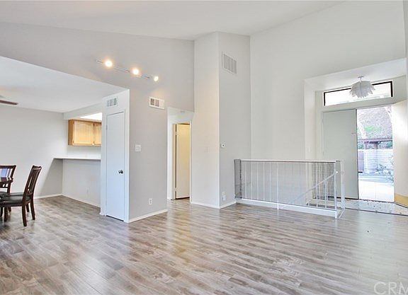 5th image of 920 S Garfield Ave