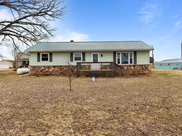 N7176 Fitzgerald Rd, New London, WI 54961