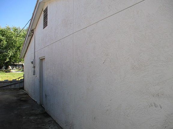 4th image of 2304 Lincoln Dr