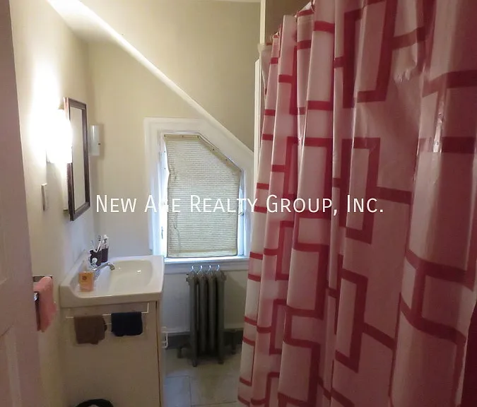 4634 Spruce St #3F — Photo 4