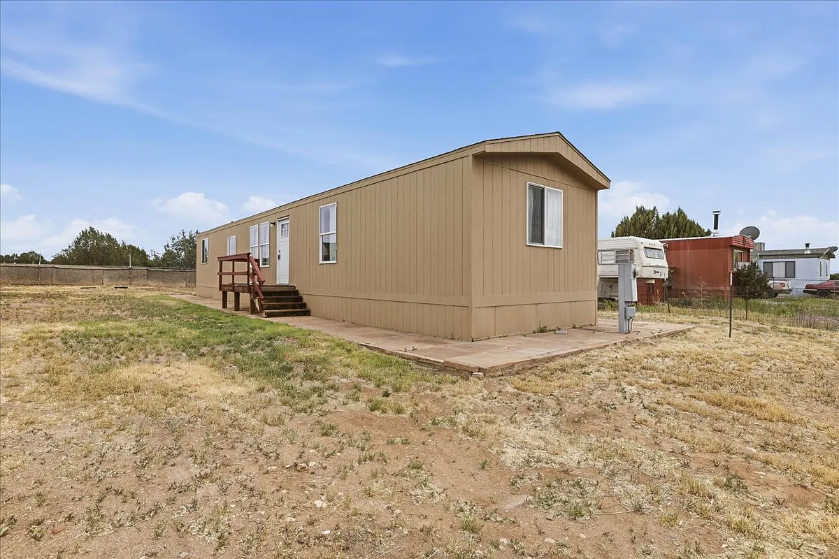 Building Photo - 25415 N Cedar Dr