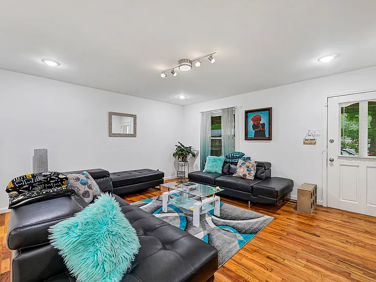 2044 Kingsford Dr — Photo 15