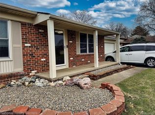 40684 Village Wood Rd, Novi, MI 48375