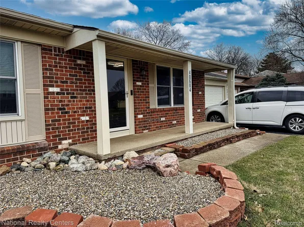 40684 Village Wood Rd, Novi, MI 48375