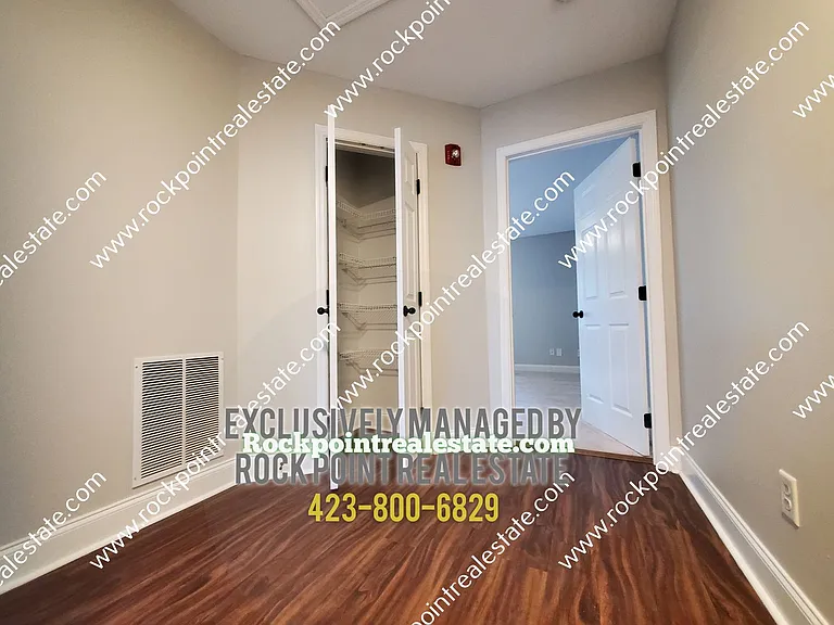 1130 Maple Tree Ln — Photo 22