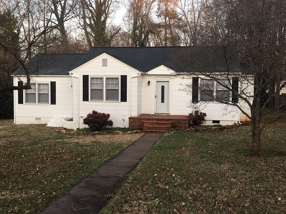 1st image of 830 Crescent Dr