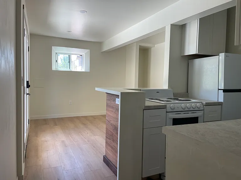 392 Santa Maria Ave #A — Photo 5