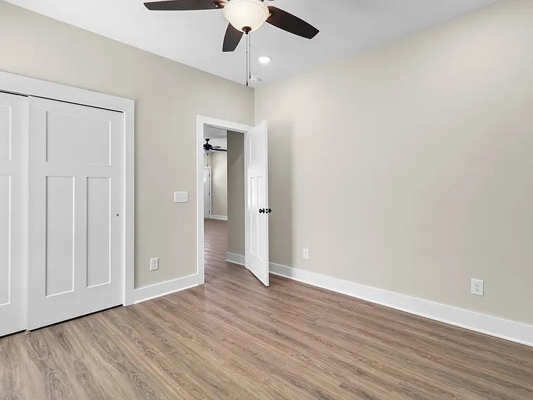 1011 Oak St #B — Photo 16