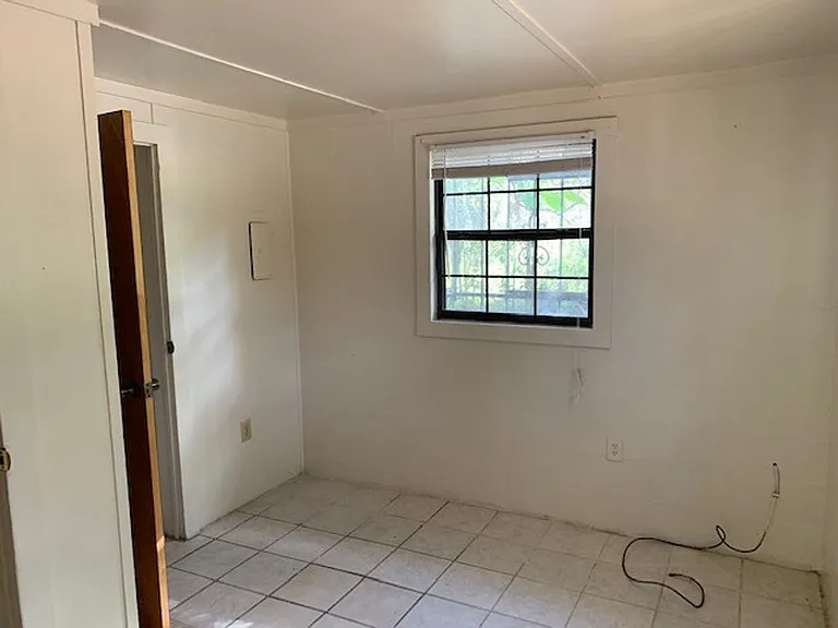 825 NE 4th Ave — Photo 3