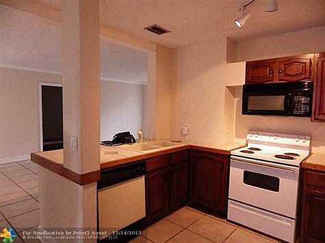 4th image of 11327 Royal Palm Blvd #B-1