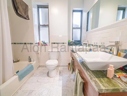 Rented by (Legacy) NY Quality Living Uptown | media 8