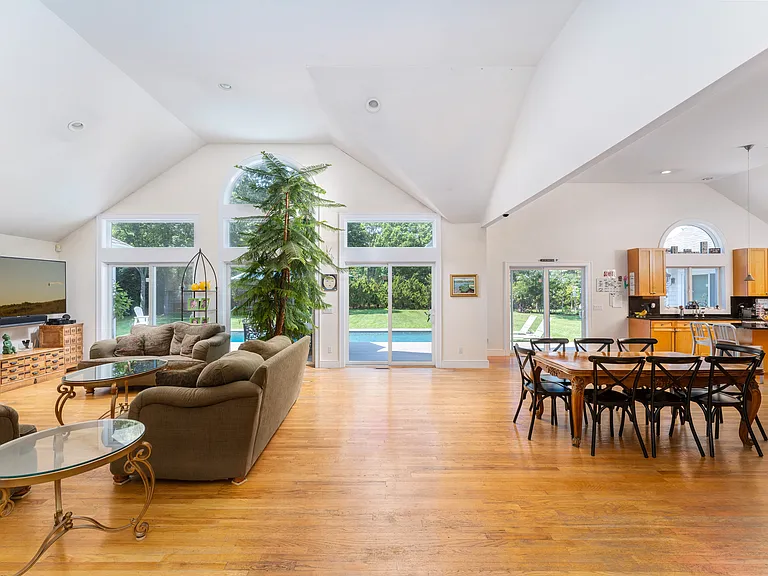 5 Old Fields Ln — Photo 4