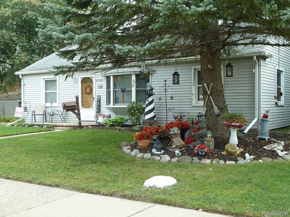 1st image of 26680 Woodmont St