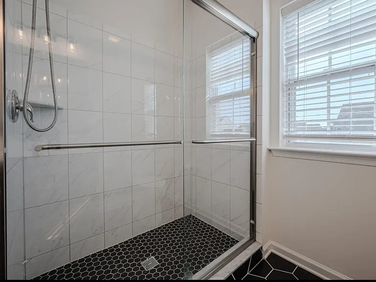 1607 Crane Ln — Photo 17