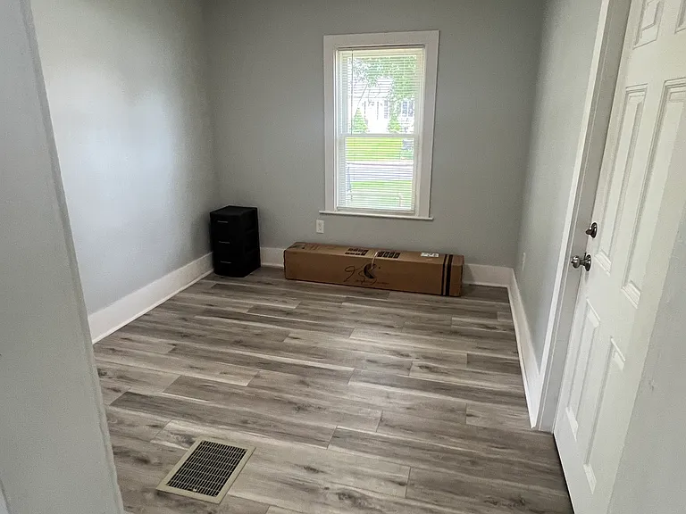 203 Hall St — Photo 12
