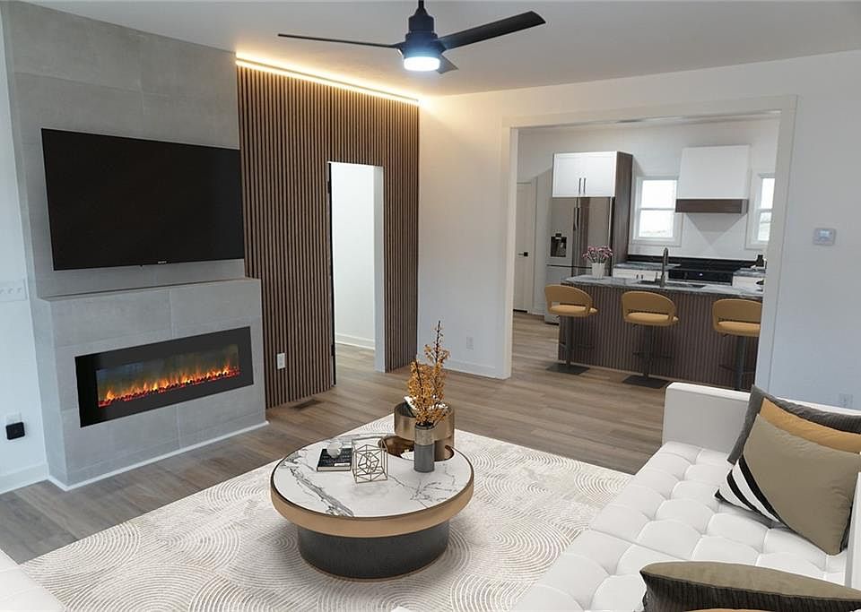 1st image of 708 Rochelle Dr SW