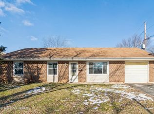 7815 Carlisle Dr, Hanover Park, IL