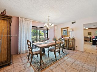 10500 NW 5th St, Plantation, FL 33324