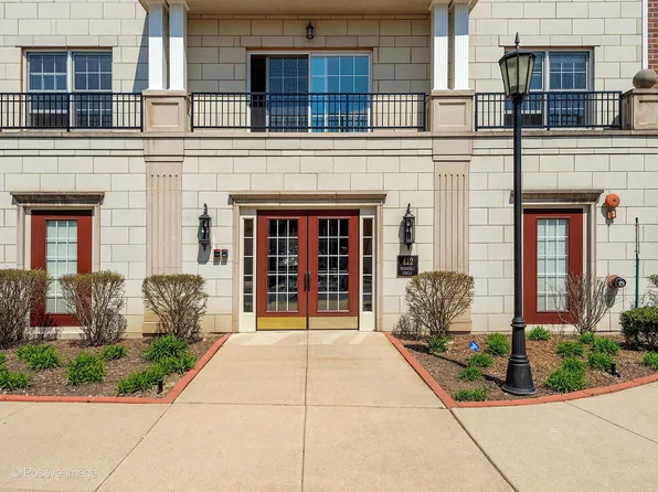 412 McDaniels Cir APT 502, Clarendon Hills, IL 60514