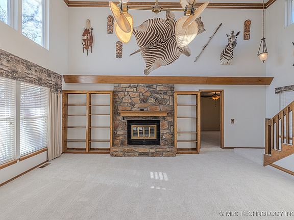 5th image of 521 Pioneer Rd