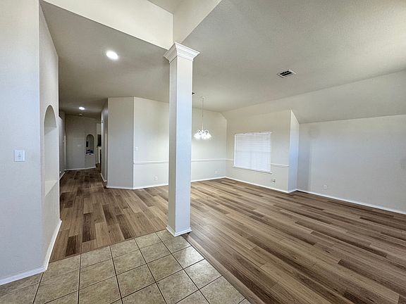 Entry way/ 1st Living area