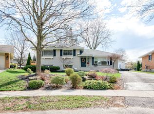 19 Linton Pl, Kitchener, ON N2B 2K1